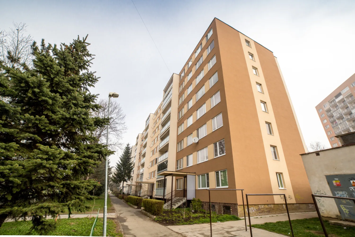 Komplexná obnova bytového domu na ulici Stálicová 14,16,18