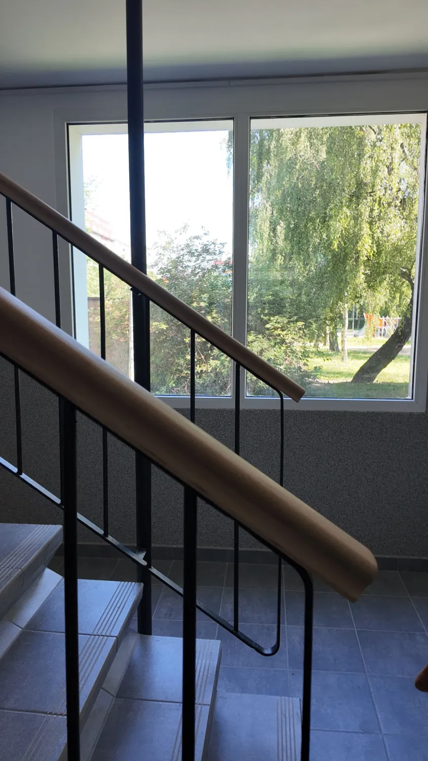 Rekonštrukcia interiéru a vstupu BD Magurská 6